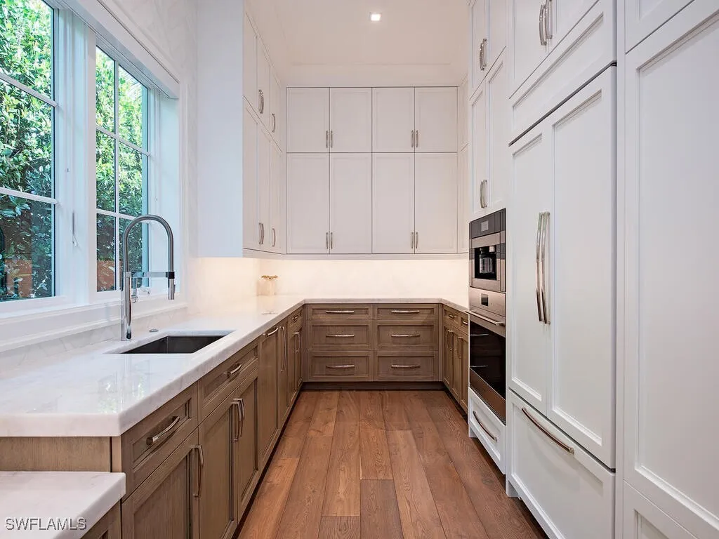 1675 Gordon Drive Naples FL 34102