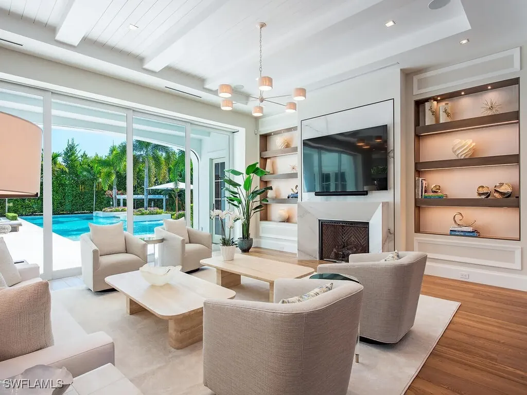 1675 Gordon Drive Naples FL 34102