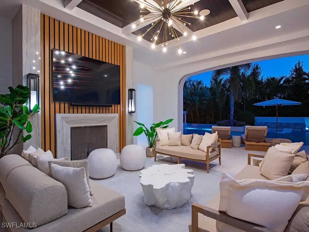 1675 Gordon Drive Naples FL 34102