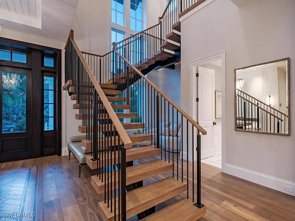 1675 Gordon Drive Naples FL 34102