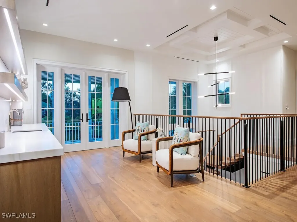 1675 Gordon Drive Naples FL 34102