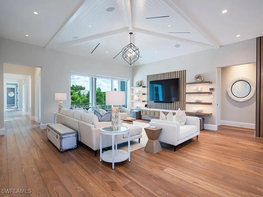 1675 Gordon Drive Naples FL 34102