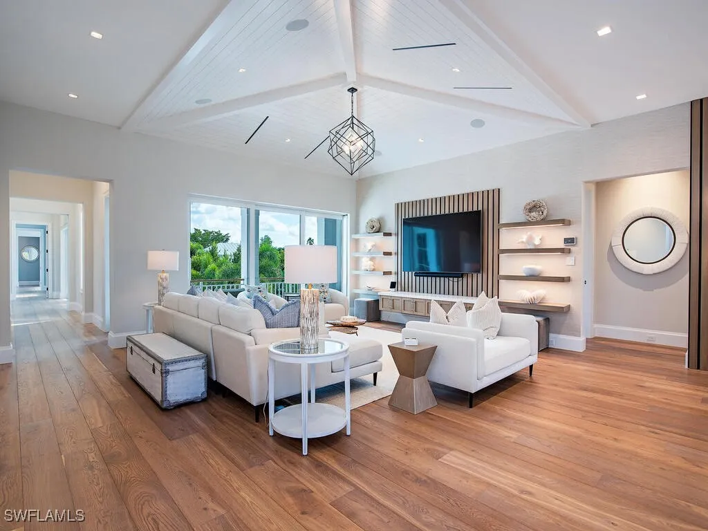 1675 Gordon Drive Naples FL 34102