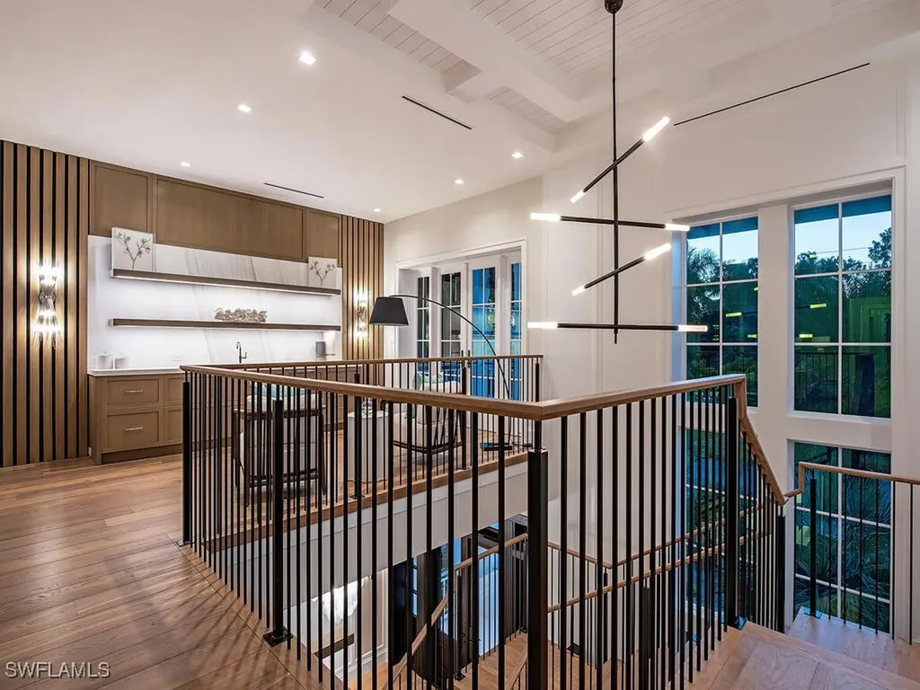 1675 Gordon Drive Naples FL 34102