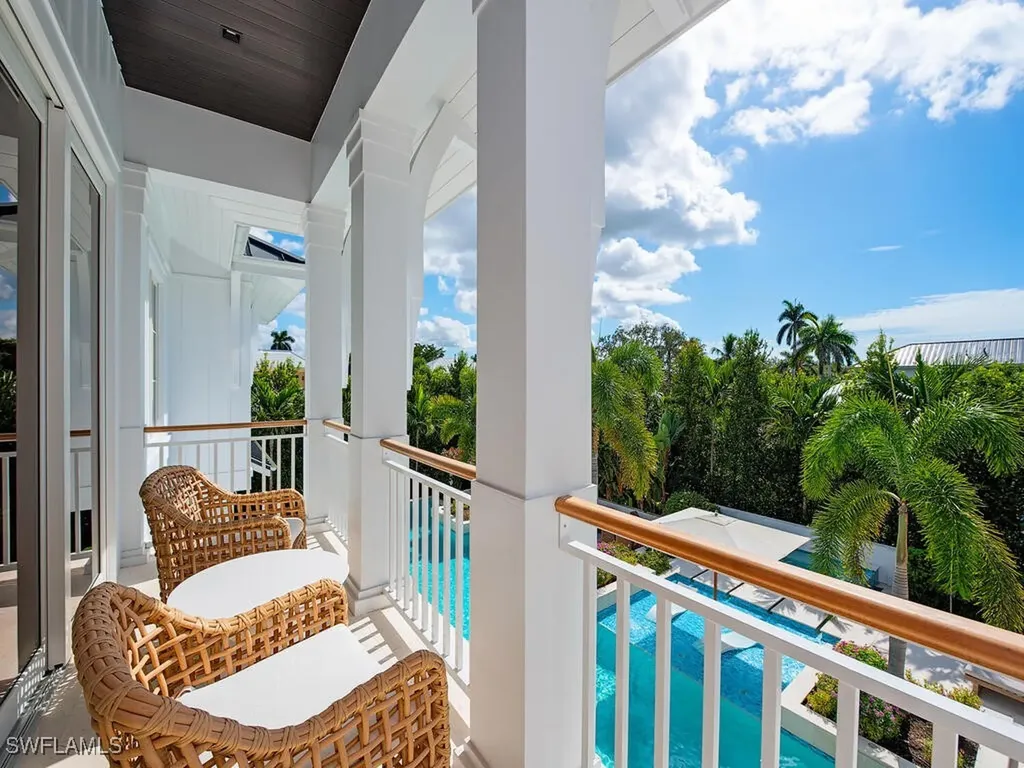 1675 Gordon Drive Naples FL 34102