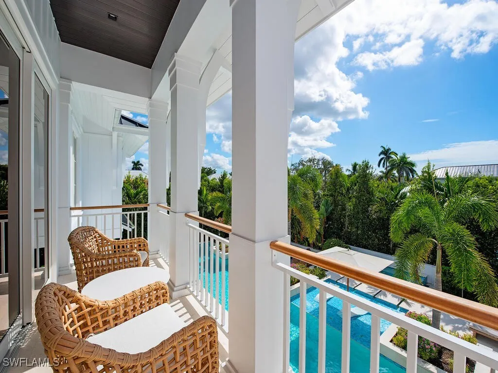 1675 Gordon Drive Naples FL 34102