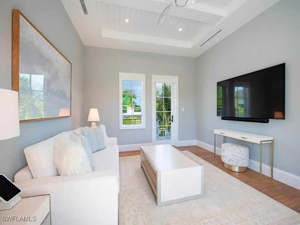 1675 Gordon Drive Naples FL 34102