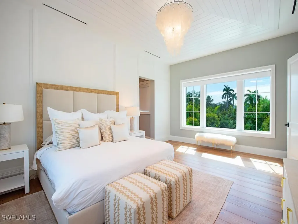 1675 Gordon Drive Naples FL 34102