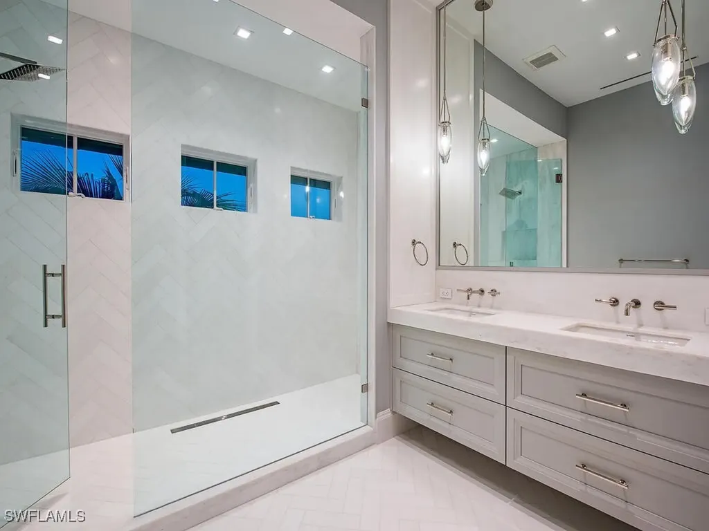 1675 Gordon Drive Naples FL 34102