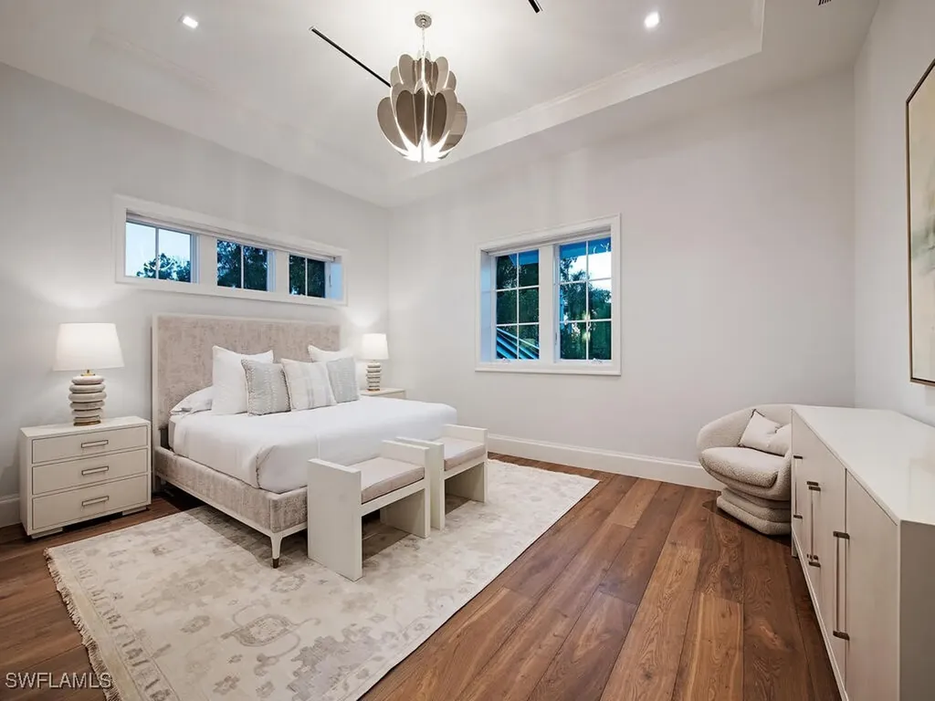1675 Gordon Drive Naples FL 34102