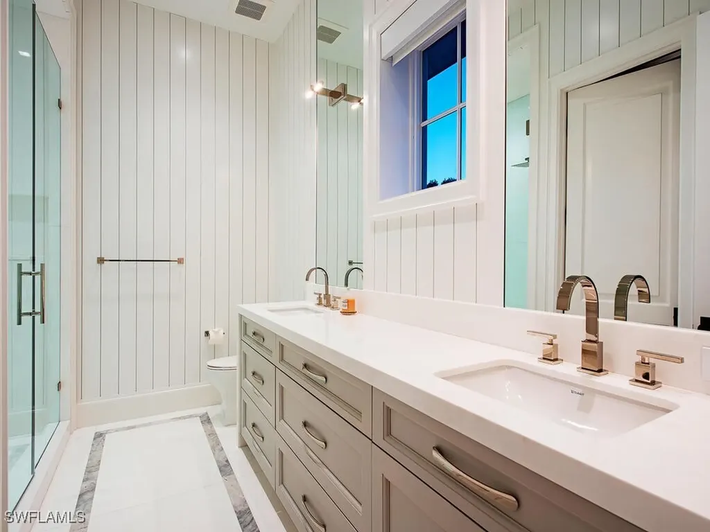 1675 Gordon Drive Naples FL 34102