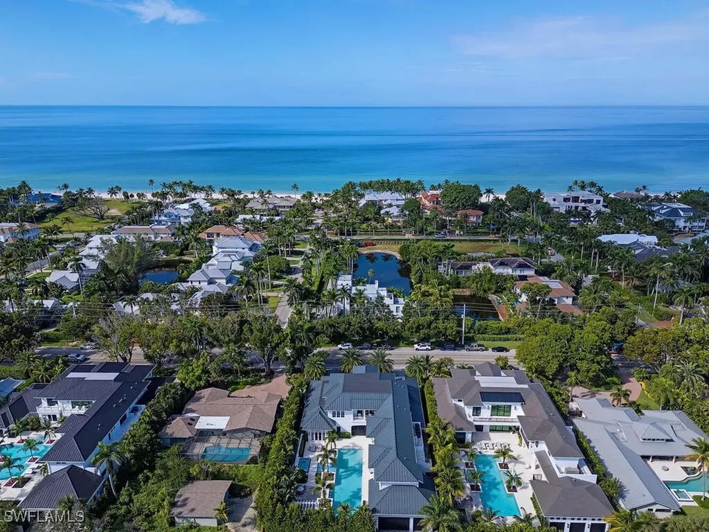 1675 Gordon Drive Naples FL 34102