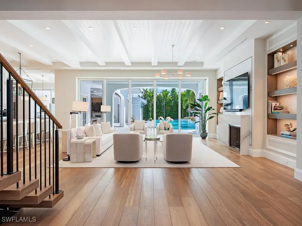 1675 Gordon Drive Naples FL 34102