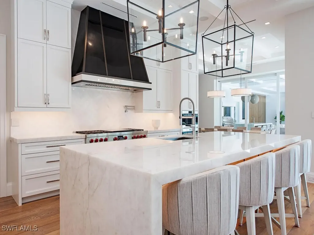 1675 Gordon Drive Naples FL 34102