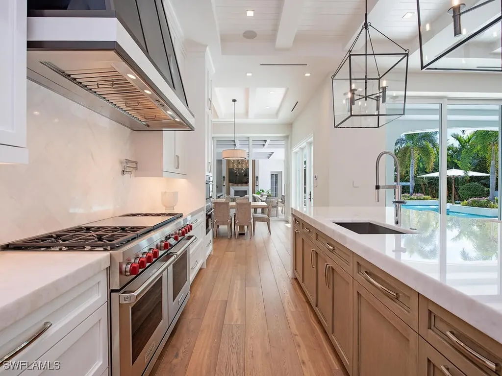 1675 Gordon Drive Naples FL 34102