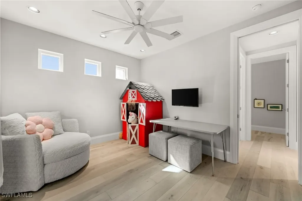 1963 Bethany Place Naples FL 34109