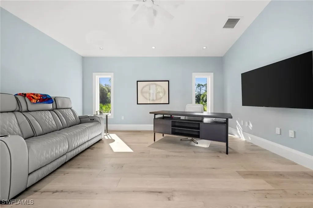 1963 Bethany Place Naples FL 34109