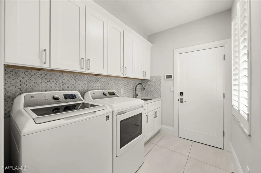 1963 Bethany Place Naples FL 34109