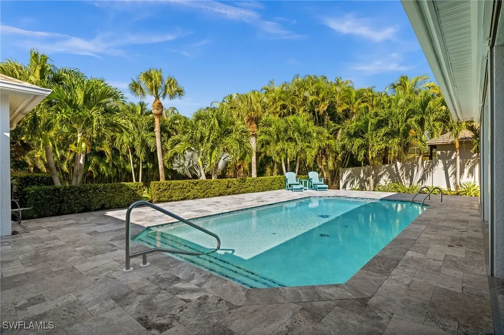 1963 Bethany Place Naples FL 34109