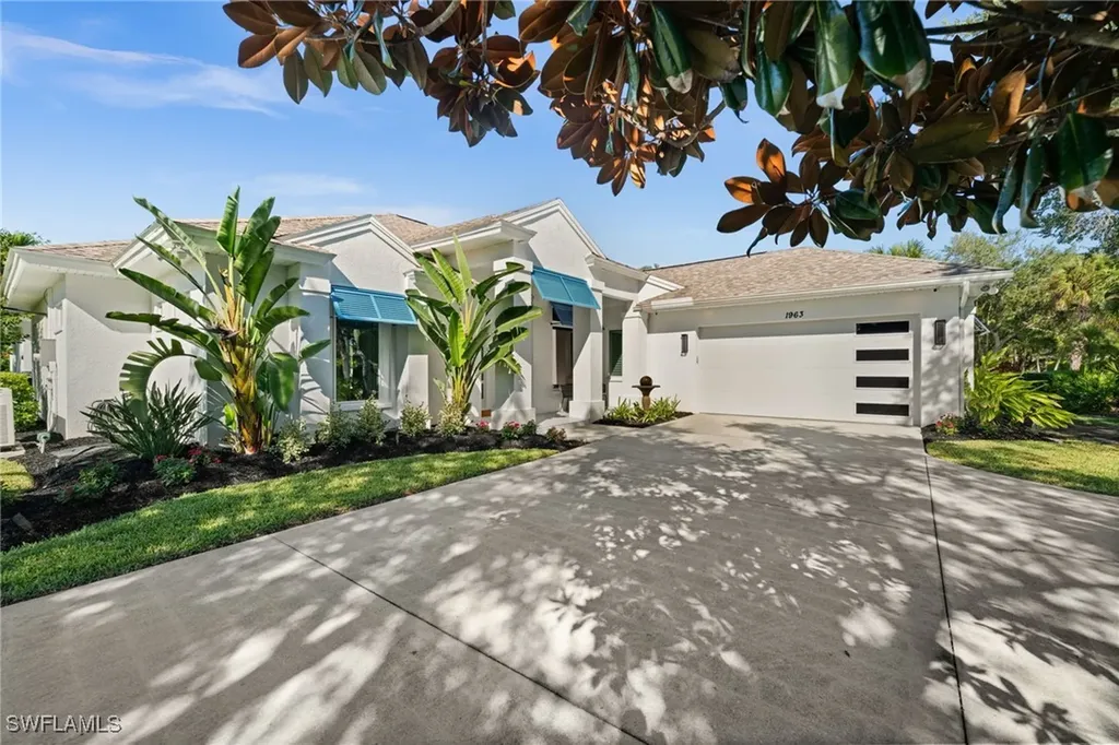 1963 Bethany Place Naples FL 34109