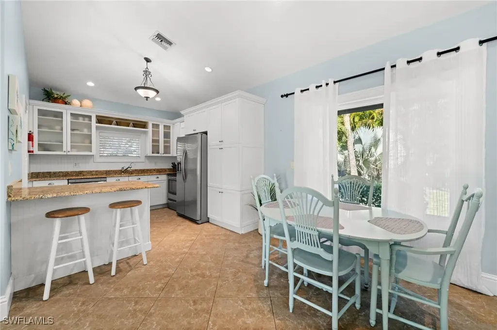 1963 Bethany Place Naples FL 34109