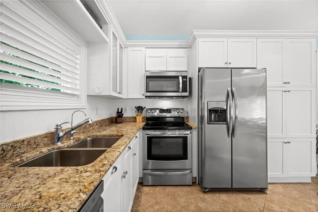 1963 Bethany Place Naples FL 34109