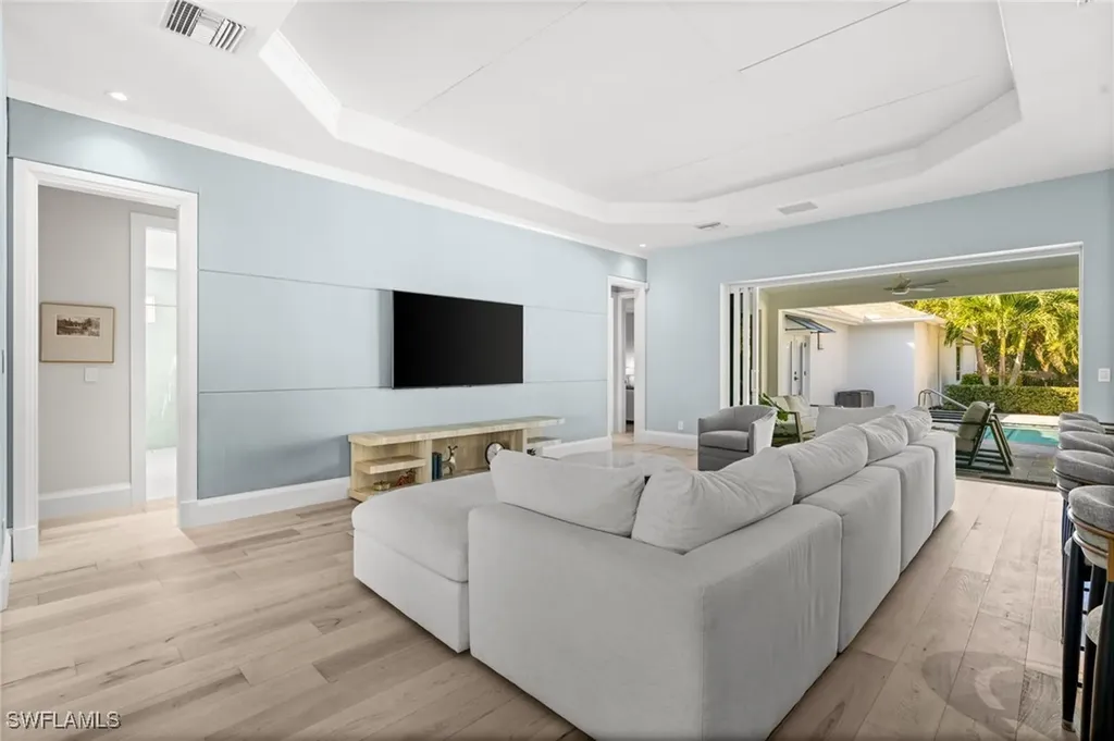 1963 Bethany Place Naples FL 34109