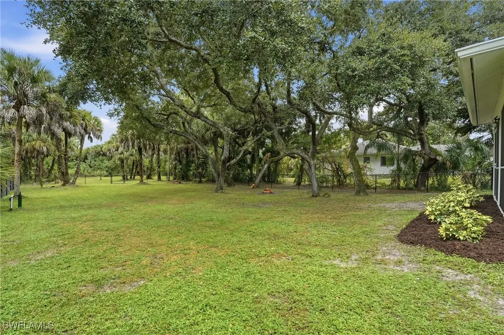 1094 13th Street SW Naples FL 34117