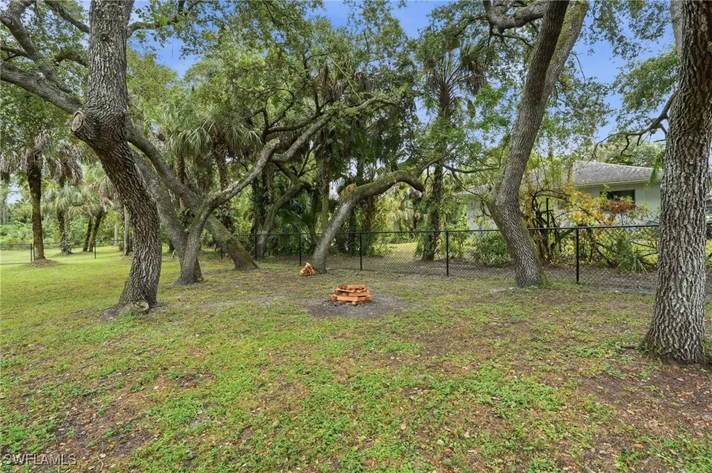1094 13th Street SW Naples FL 34117