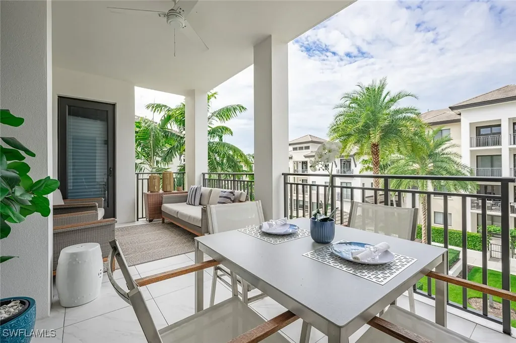 Naples FL, 1035 3RD Avenue S, Unit 414