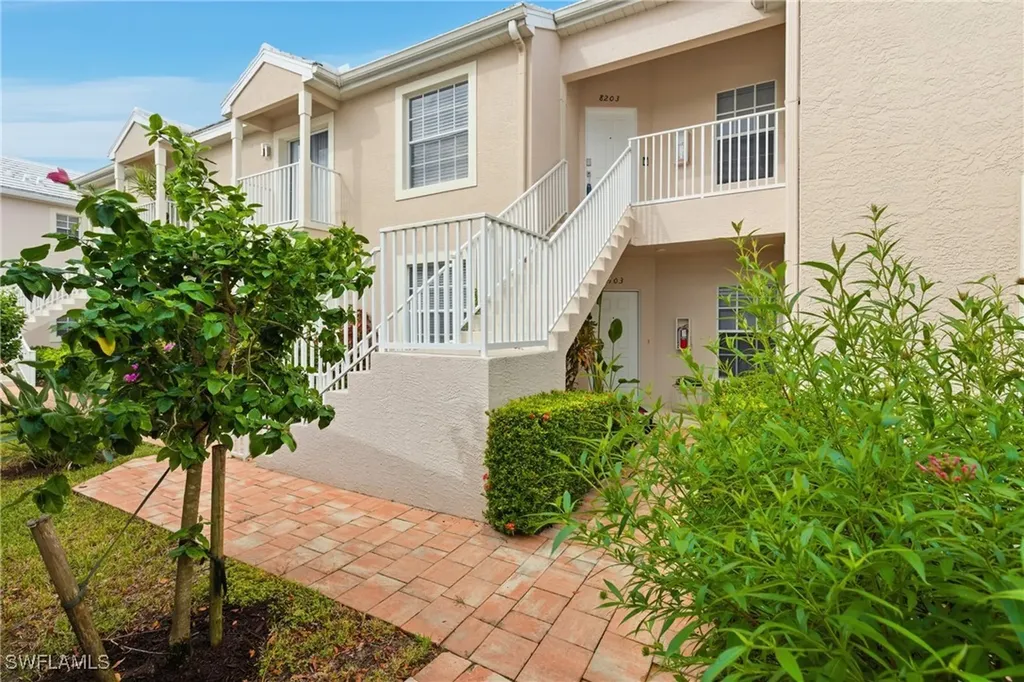1295 Sweetwater Cove Naples FL 34110