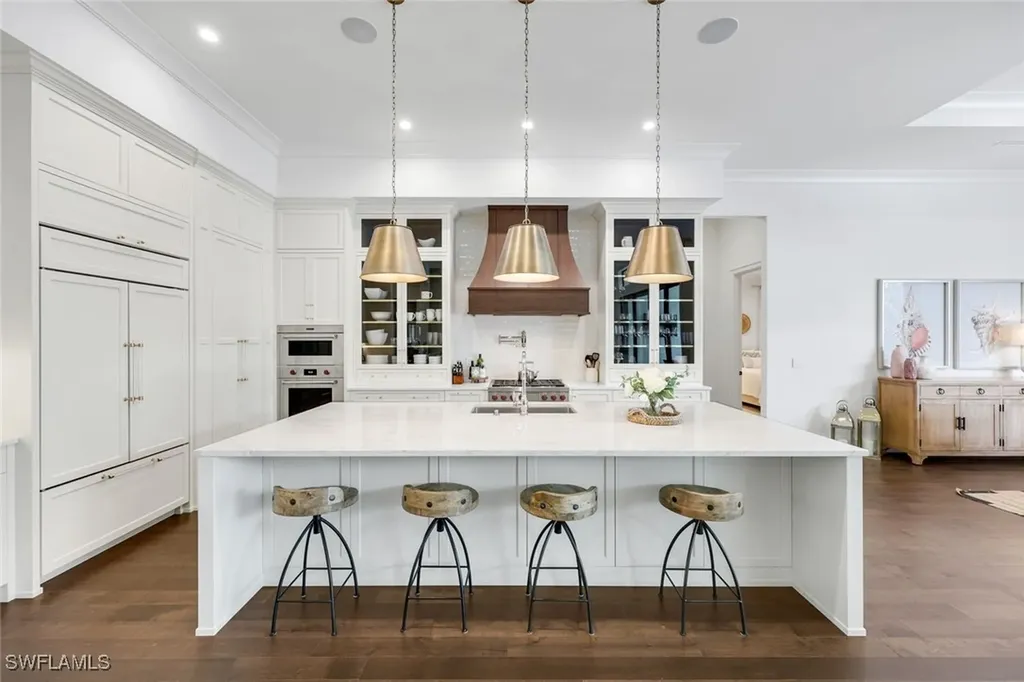 3200 Crayton Road Naples FL 34103