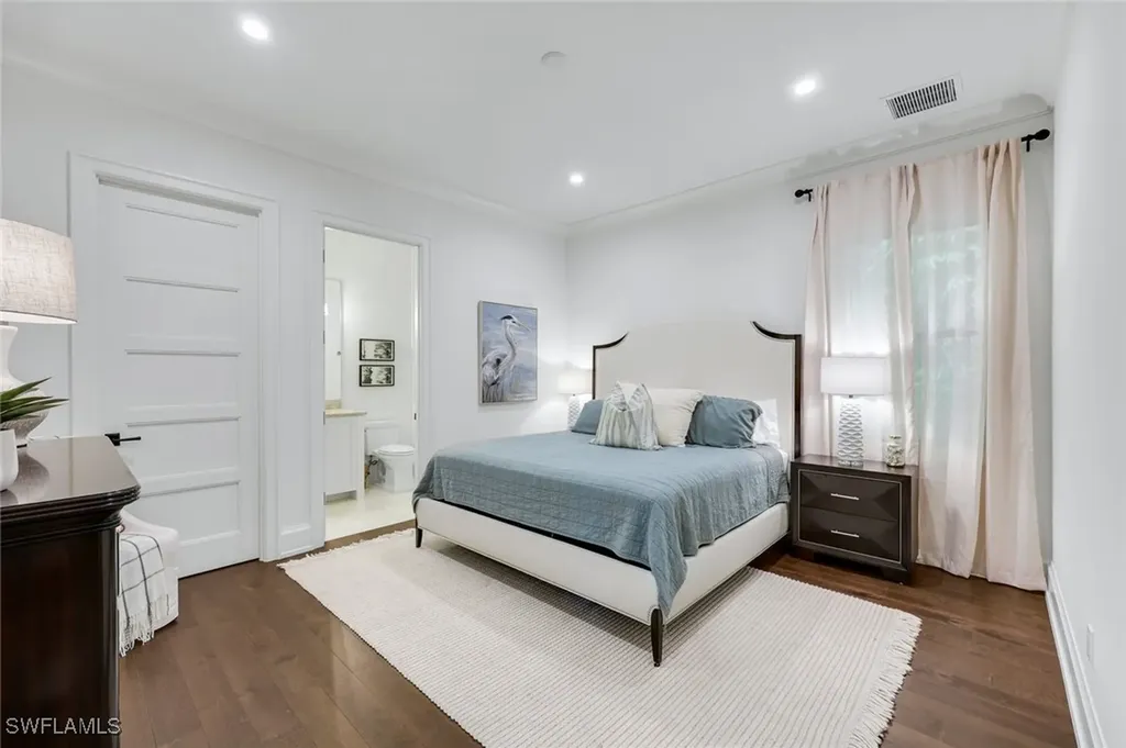 3200 Crayton Road Naples FL 34103