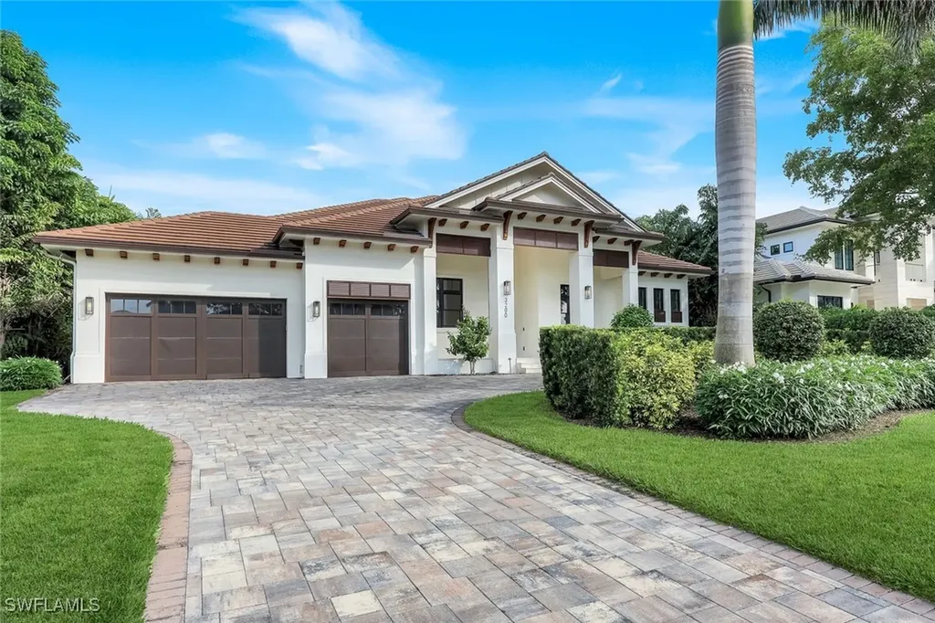 3200 Crayton Road Naples FL 34103