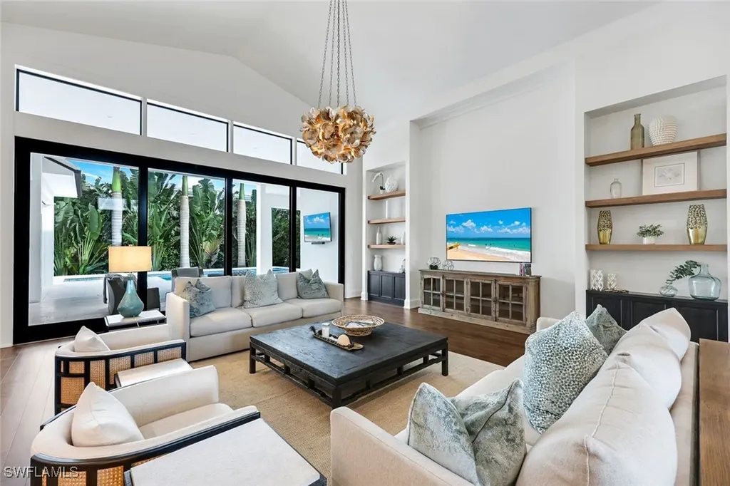3200 Crayton Road Naples FL 34103