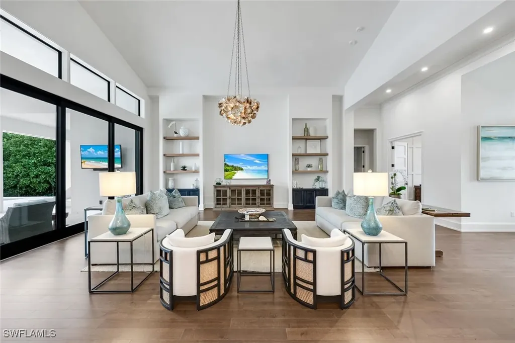 3200 Crayton Road Naples FL 34103