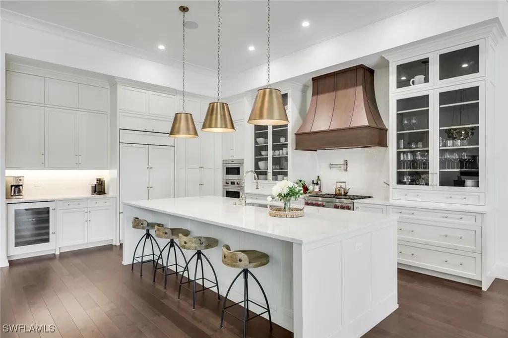 3200 Crayton Road Naples FL 34103