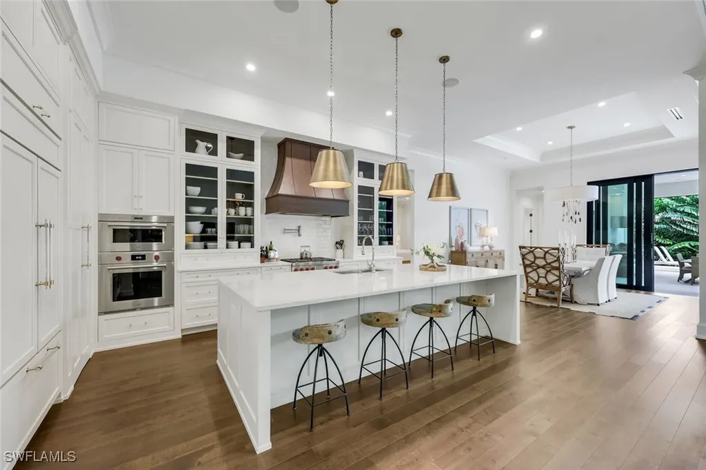 3200 Crayton Road Naples FL 34103