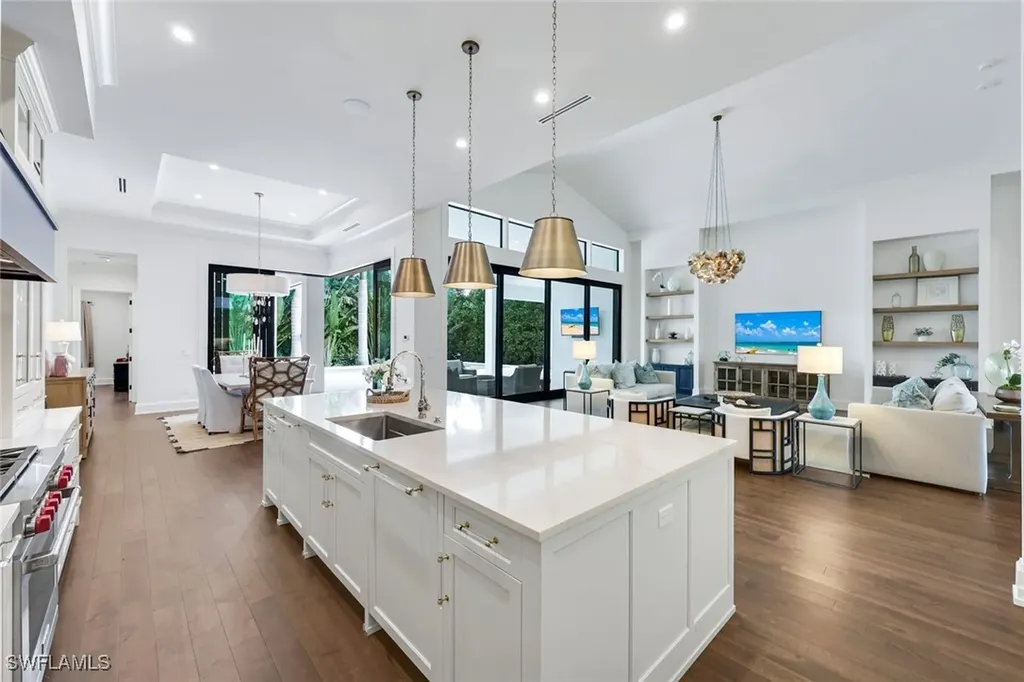 3200 Crayton Road Naples FL 34103