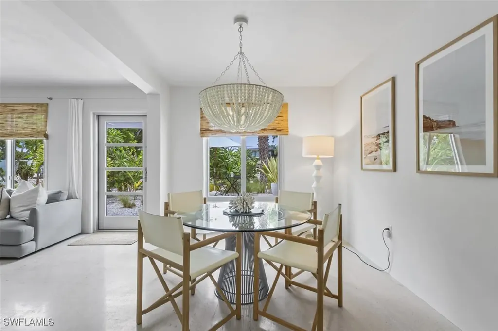 1212 10th Avenue N Naples FL 34102