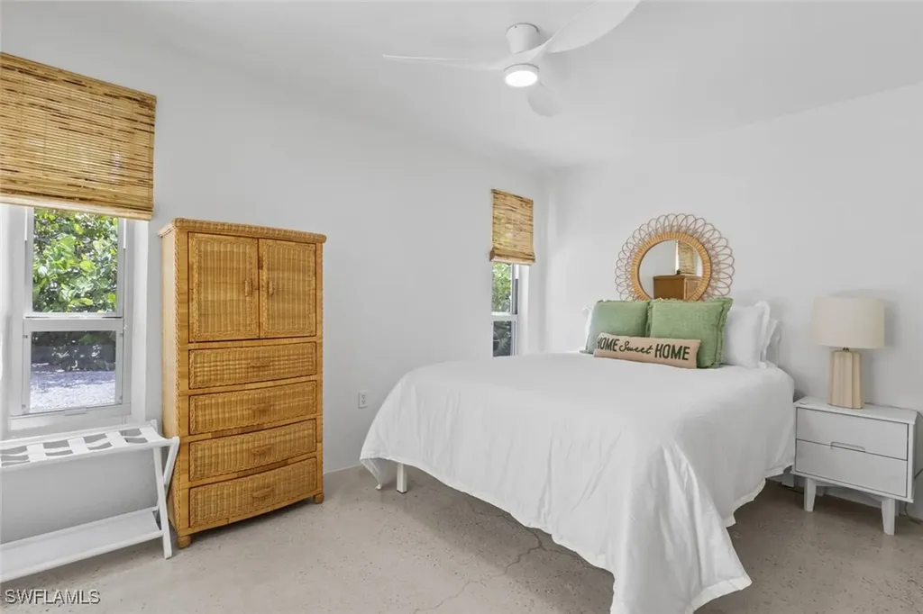 1212 10th Avenue N Naples FL 34102
