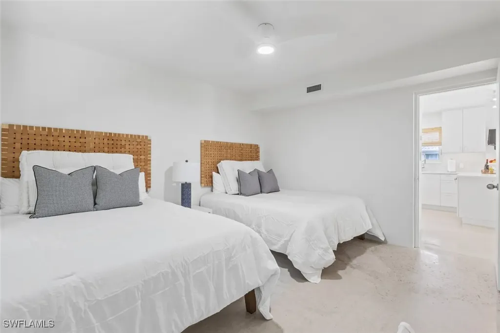 1212 10th Avenue N Naples FL 34102
