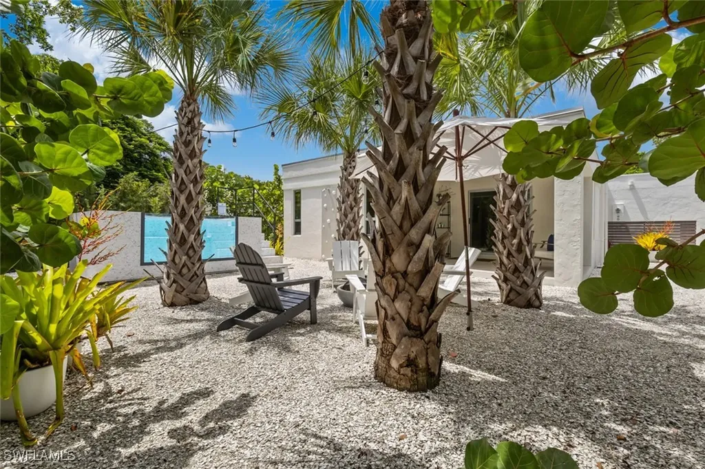 1212 10th Avenue N Naples FL 34102