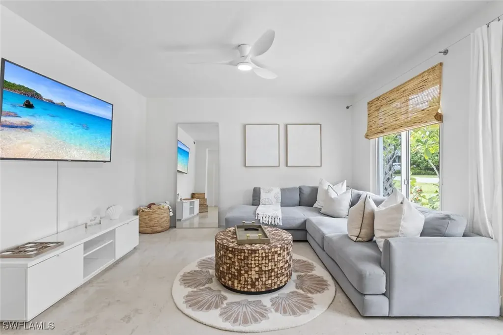 1212 10th Avenue N Naples FL 34102