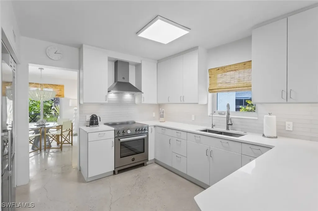 1212 10th Avenue N Naples FL 34102