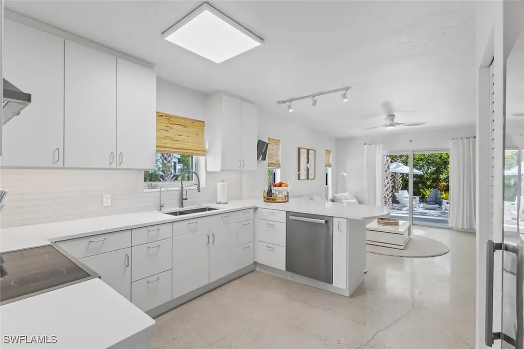 1212 10th Avenue N Naples FL 34102