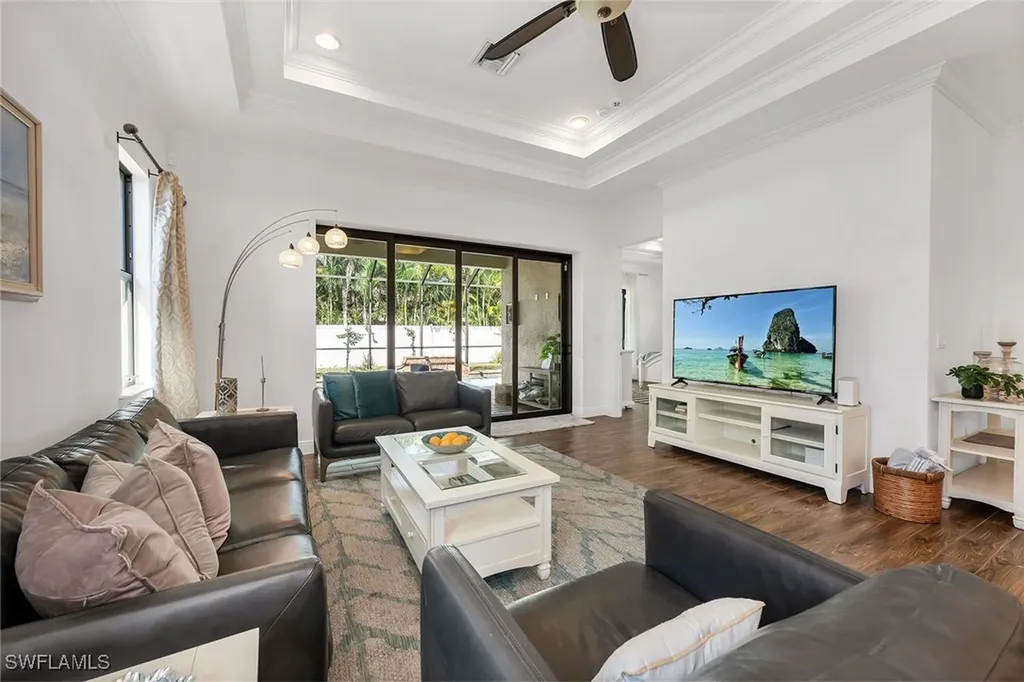 833 109th Avenue N Naples FL 34108