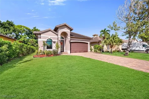 833 109TH Avenue N Naples FL 34108