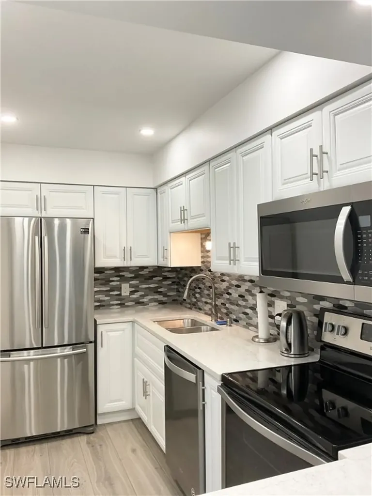 964 8th Avenue S Naples FL 34102