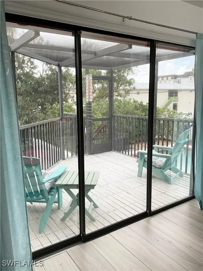 964 8th Avenue S Naples FL 34102